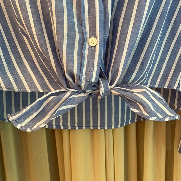 XS J. Crew Button Down Striped Blue Cotton Blouse 💙 - Picture 4 of 9